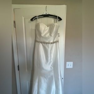 Size 12 Wedding Dress. NWT.